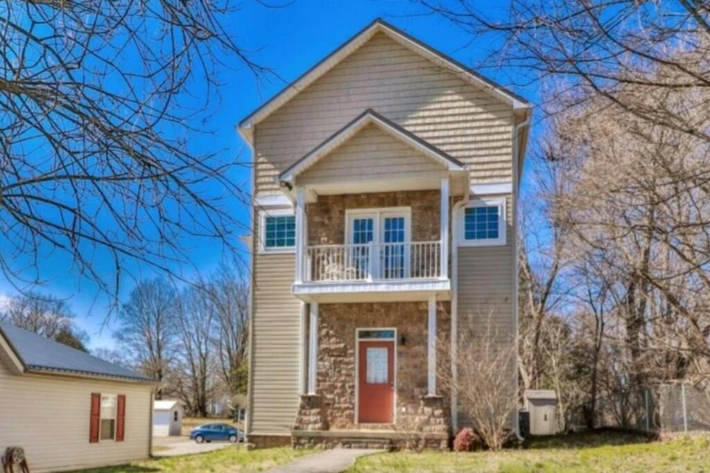 Skinny Big House In Jefferson City 외부 사진