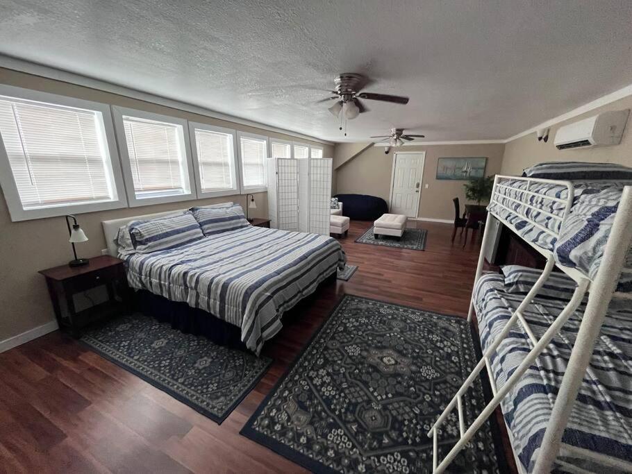 Skinny Big House In Jefferson City 외부 사진
