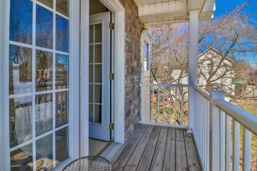 Skinny Big House In Jefferson City 외부 사진